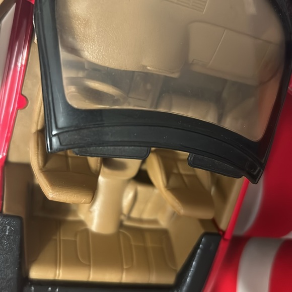 American Muscle 1996 Camaro z28 red - Picture 10 of 11